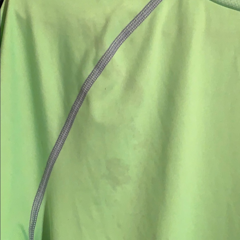 3 compression shirts - Picture 4 of 7